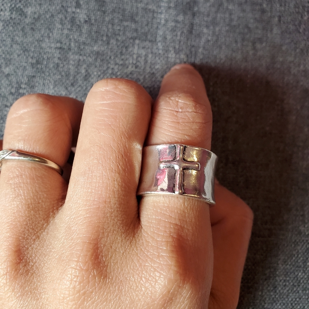 Vintage Band Ring - Picture 5 of 9